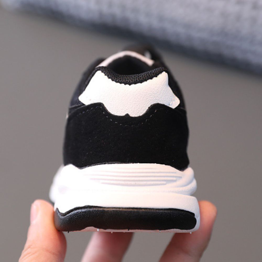 New Fashion Sports Shoes For Boys