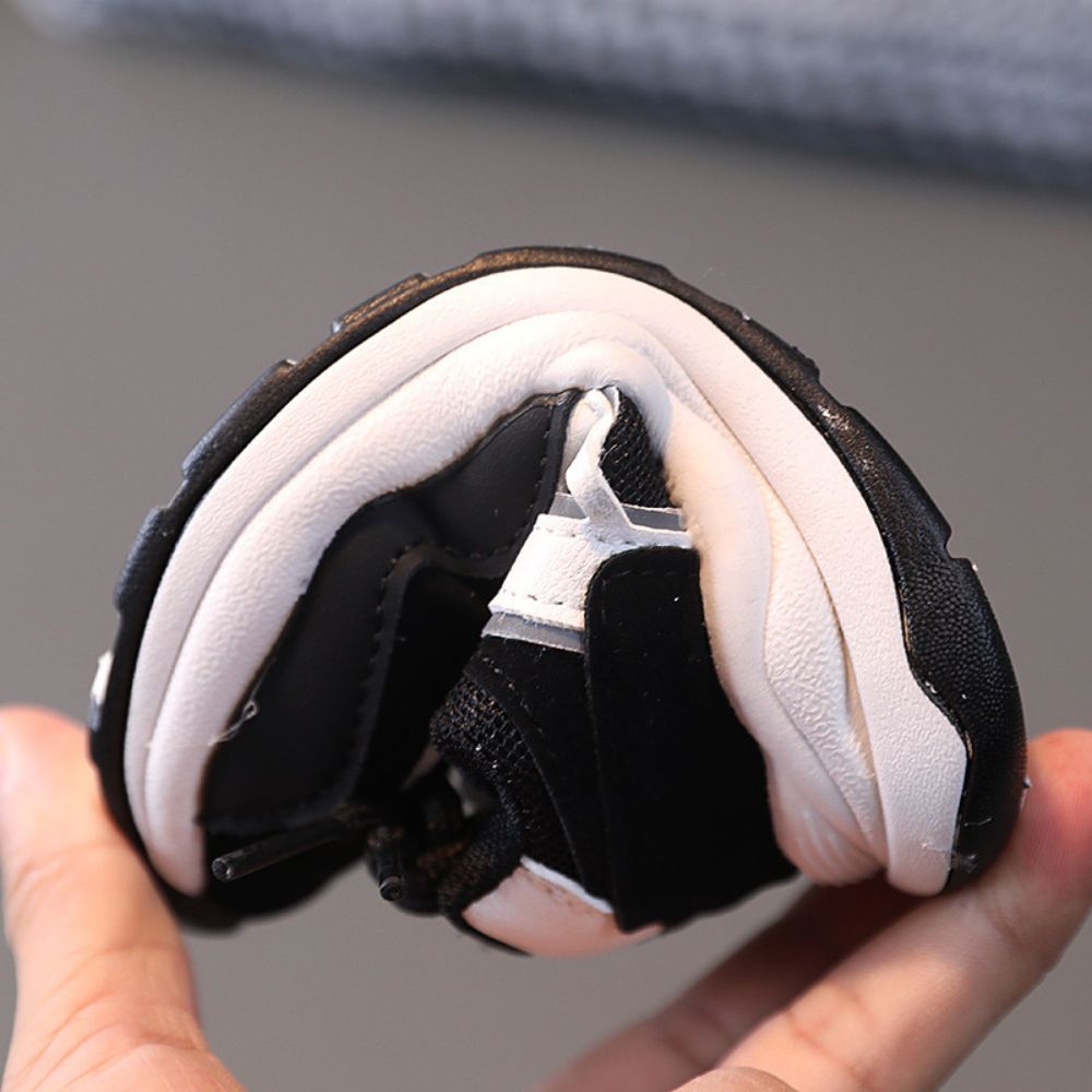 New Fashion Sports Shoes For Boys